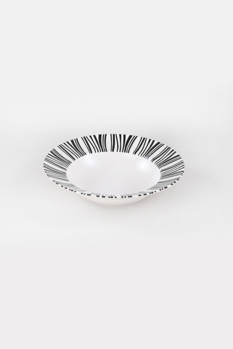 Hermia PT025126F022AJ83301MAMTE00 Plato de Cerámica Antibacteriano, 26 cm, 660 cc, Apto Microondas y Congelador, Blanco/Negro
